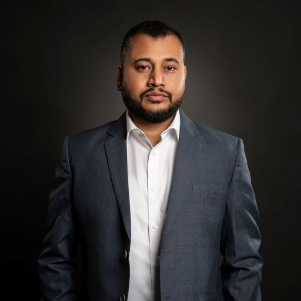 Inder Virdi, Associate